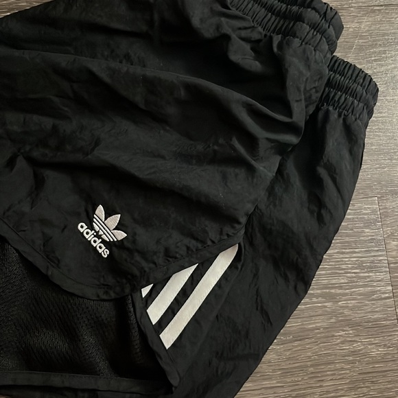 Adidas shorts size medium - Picture 2 of 2